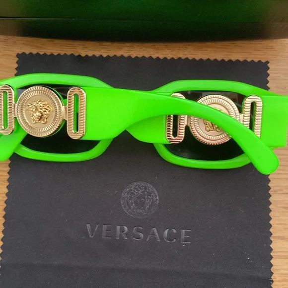 Versace | Accessories | Versace Unisex Medusa Biggie  display picture 3